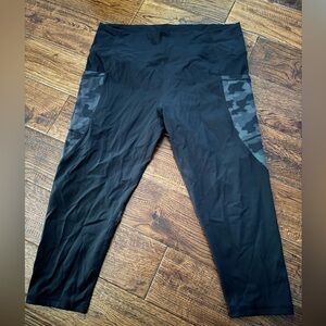 ZYA Active Capris Leggings Size 20